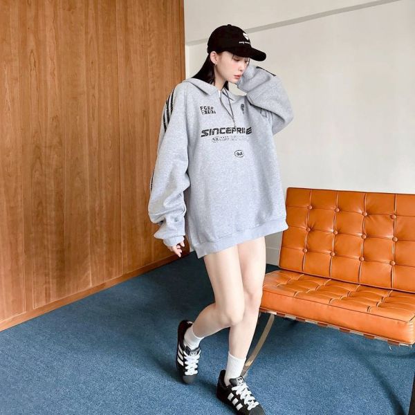 SINCEPRINCE斑駁字體拉鍊POLO衫 