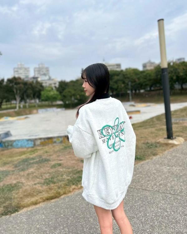 【現貨】HEYDAY發泡花朵刷毛大學Tee 