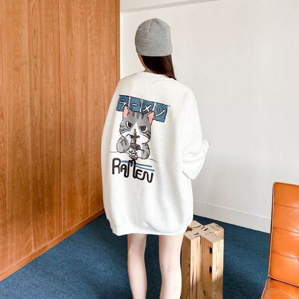 日文虎斑貓吃麵刷毛大學Tee 