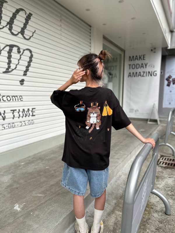 【現貨】DRY CAT曬貓咪插畫風Tee 