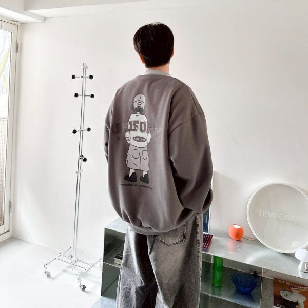 【現貨】UNIFORM男孩背影刷毛大學Tee 