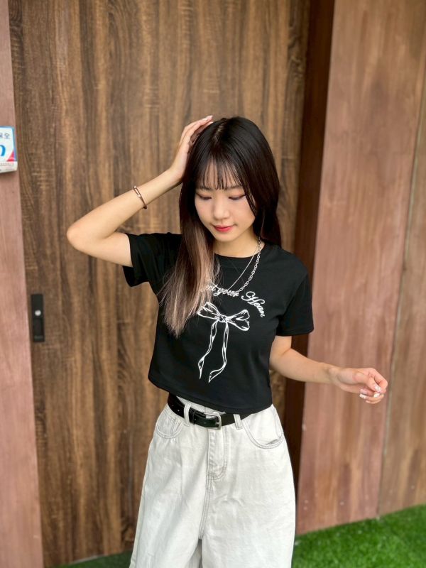 【現貨】手繪蝴蝶結印花短版上衣 