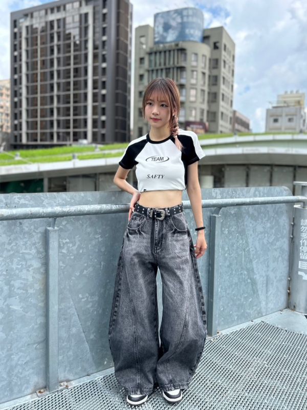 【現貨】水洗刷色牛仔彎刀褲 