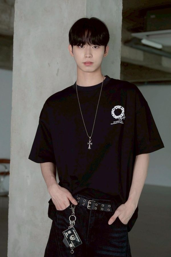 環繞字體發泡短Tee 