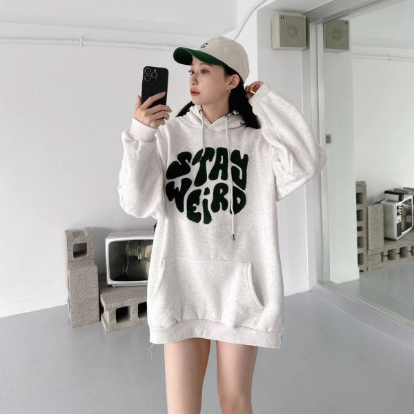 【現貨】毛巾繡STAY WEIRD刷毛帽Tee 