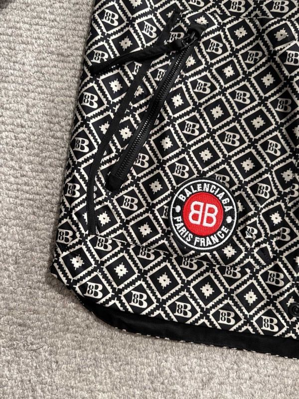 巴黎世家 早春2025最新款拉鍊連帽風衣夾克外套 