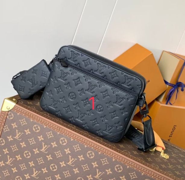 M24753藍色 本款 Trio 郵差包 