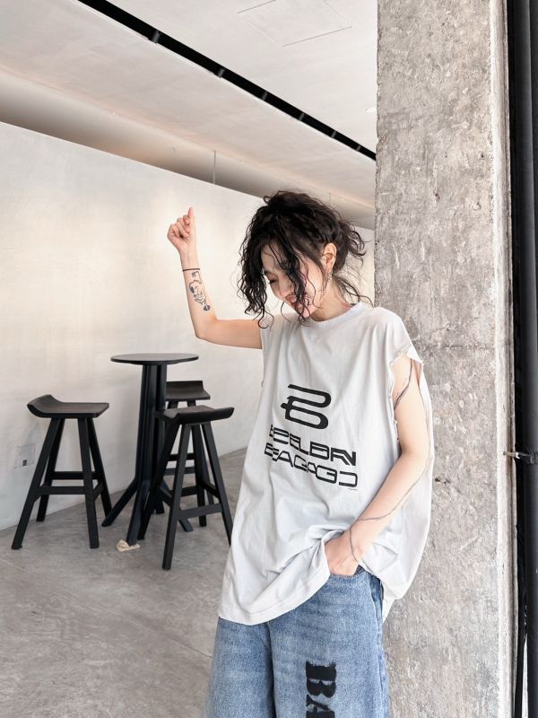 Balenciga/巴黎世家 新款坎袖背心 