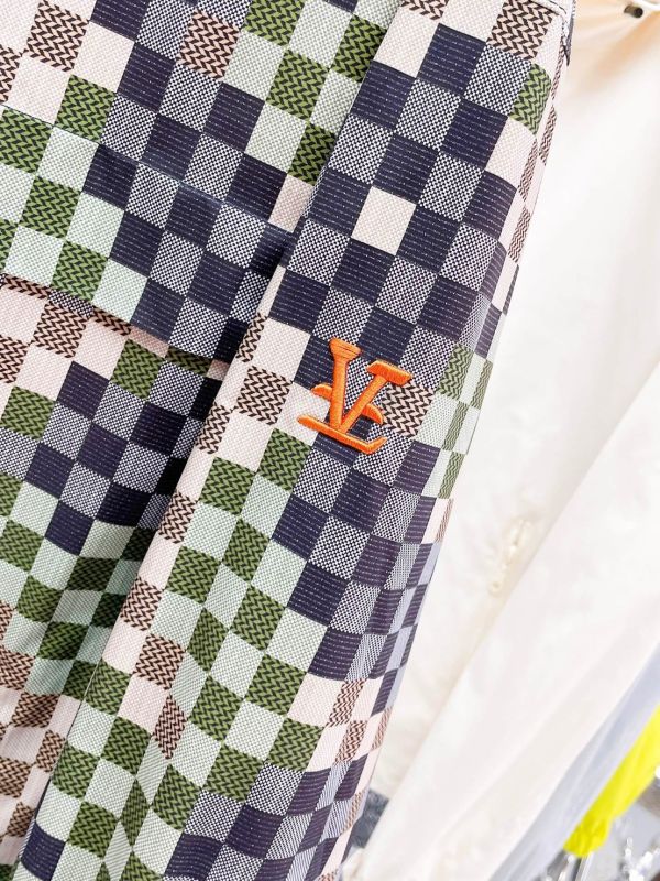 LV   官網同款，三標齊全 