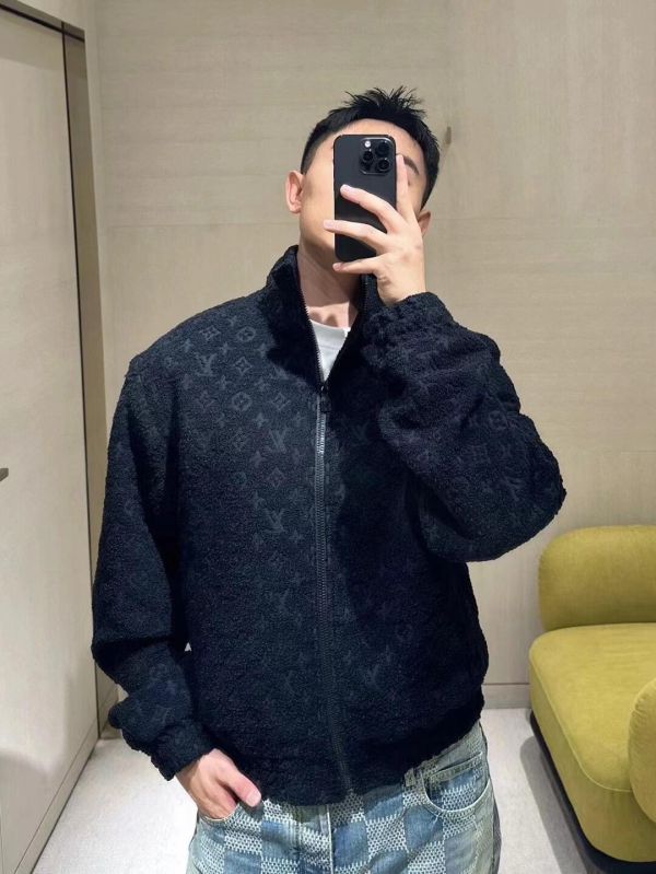 1v MONOGRAM 綿羊毛珠皮呢拉鍊束腰夾克 