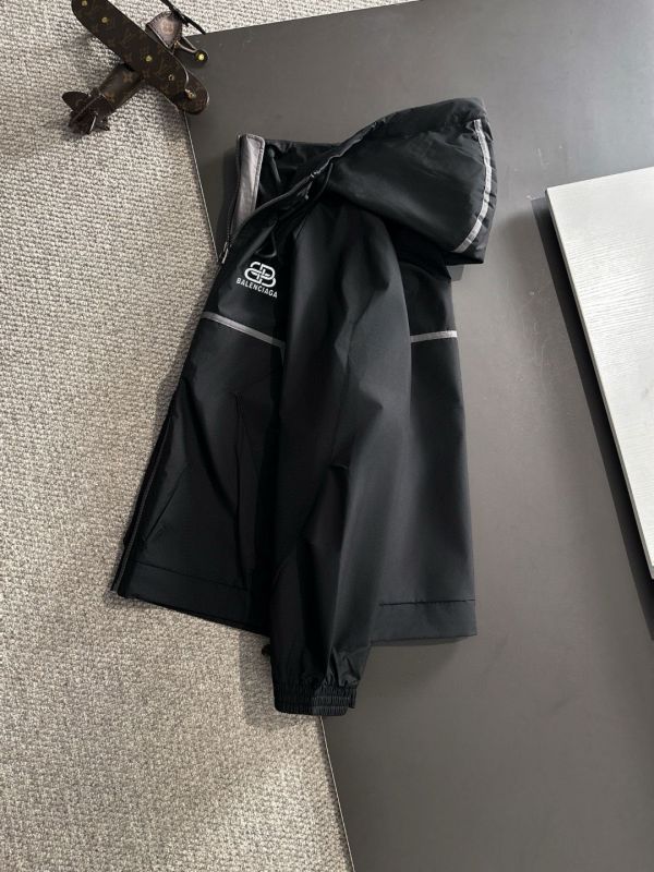 巴黎世家 早春2025最新款拉鍊連帽風衣夾克外套 