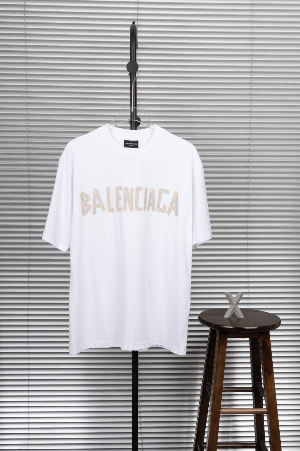 巴黎經典黃膠帶字母拉漿圓領短袖 