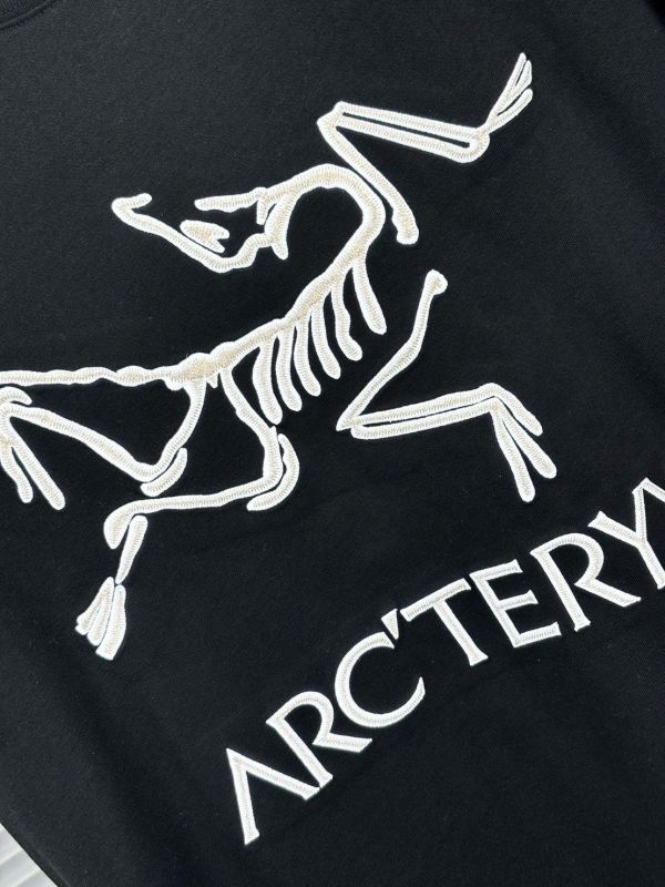 春夏新款首發專櫃最新款短袖圓領T恤 