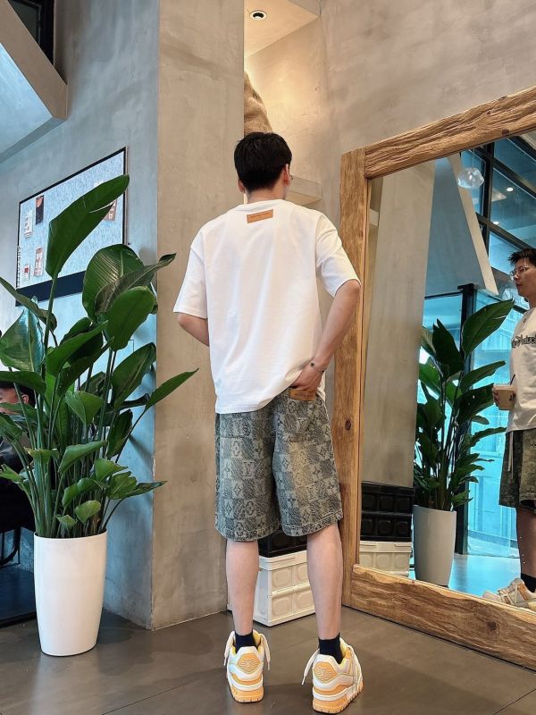 LV     2025夏季新款男士休閒短褲 