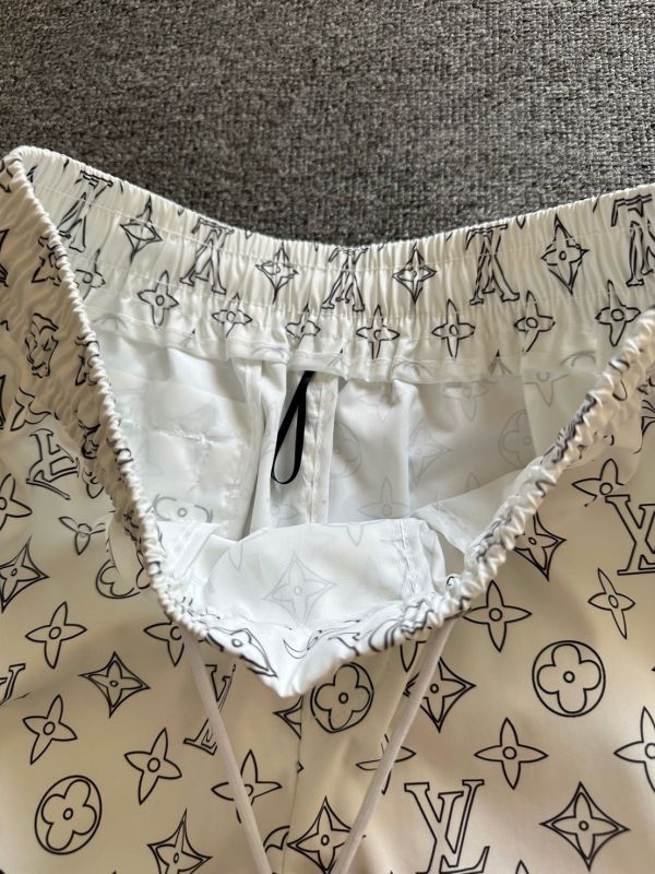 2025夏季最新款 男士休閒短褲，沙灘褲 