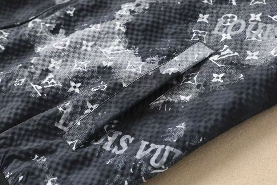 【 LV 】秋季簡約。夾克 風衣 