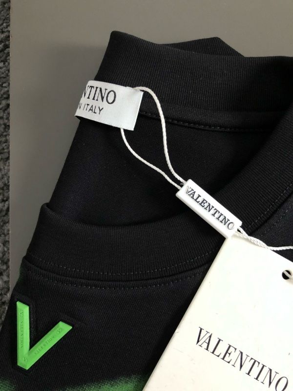 VITn*合身版型字貼標經典短袖 