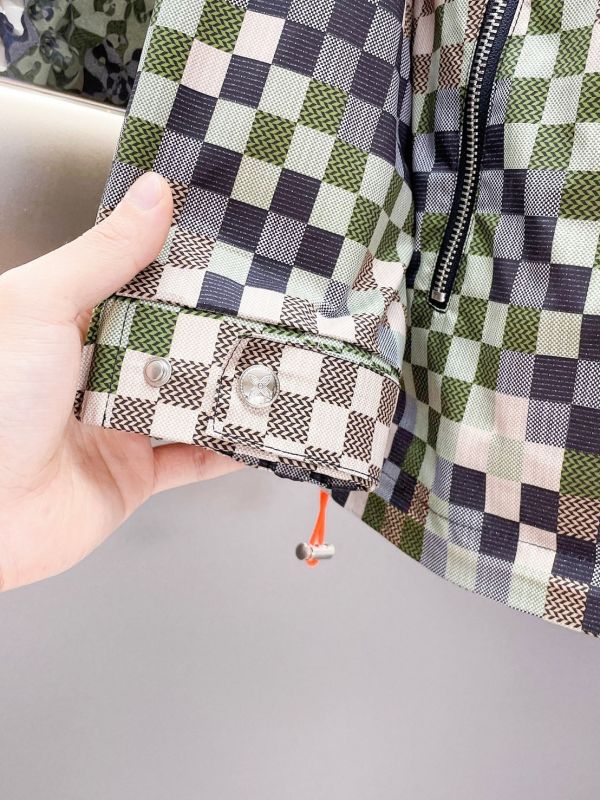 LV   官網同款，三標齊全 