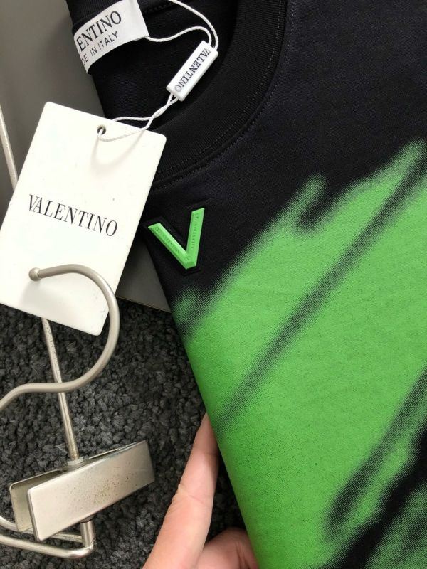 VITn*合身版型字貼標經典短袖 