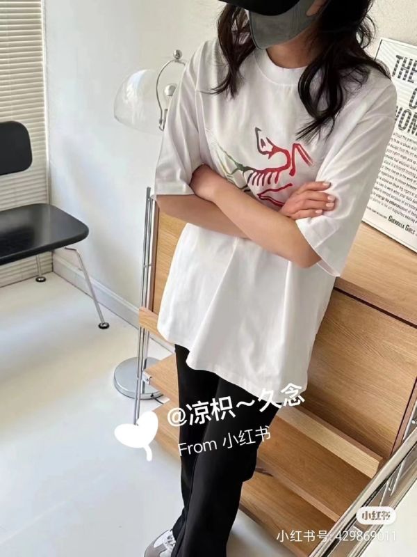 小鳥字母LOGO彩繪漸變 