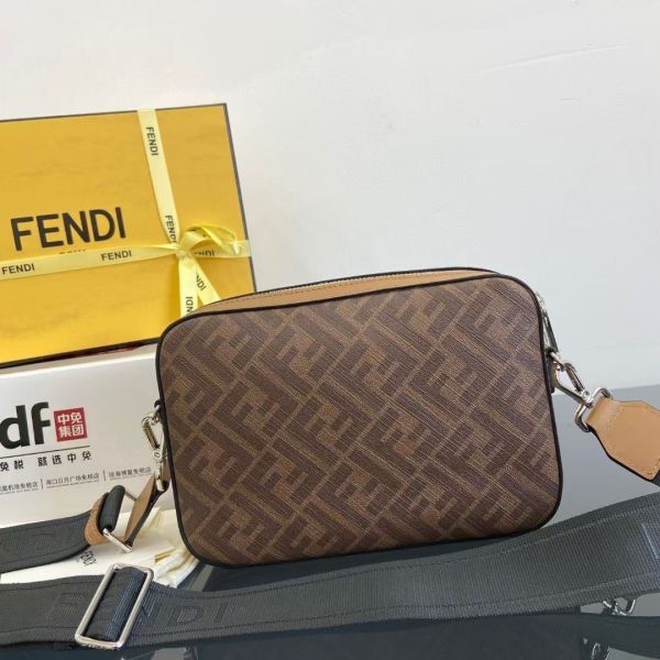 Fendi芬迪 經典復古相機包 