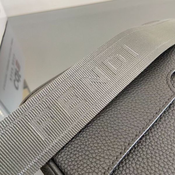 Fendi芬迪 經典復古相機包 