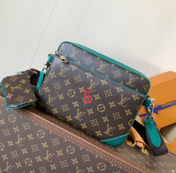 M24753藍色 本款 Trio 郵差包 