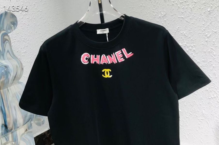 CHANEL:香奈兒短袖T恤 