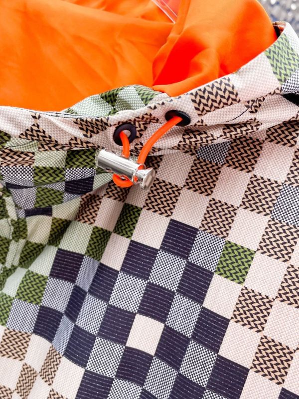 LV   官網同款，三標齊全 