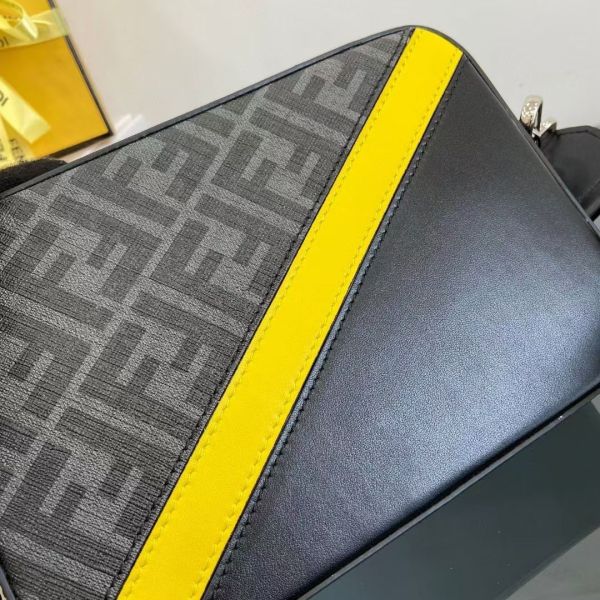 Fendi芬迪 經典復古相機包 