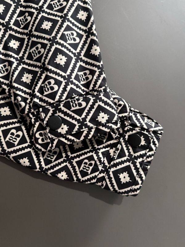 巴黎世家 早春2025最新款拉鍊連帽風衣夾克外套 