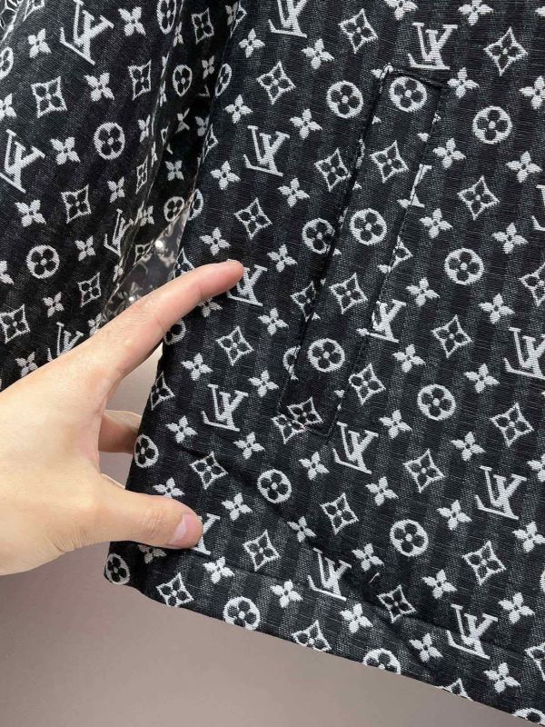 LV 官網同款，三標齊全 