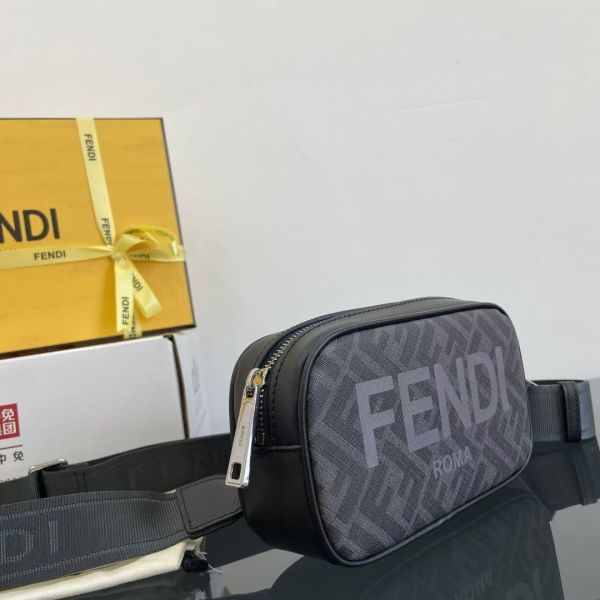 Fendi芬迪 經典復古相機包 