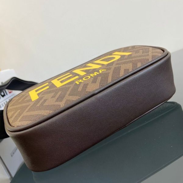 Fendi芬迪 經典復古相機包 