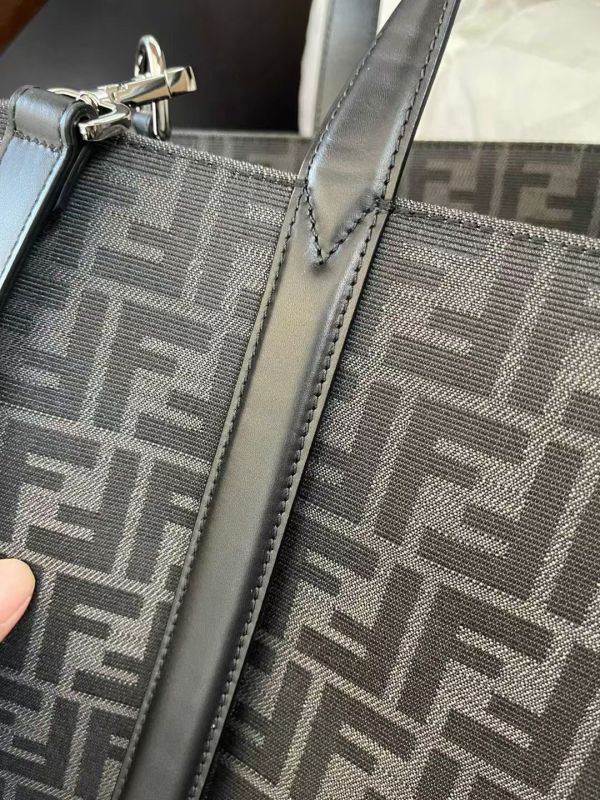 百分百頭層牛皮大容量手提袋 