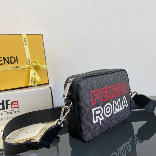 Fendi芬迪 經典復古相機包 