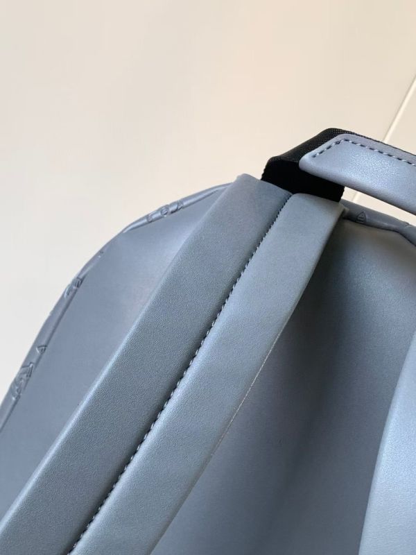 M46557灰壓 Discovery 雙肩包以 