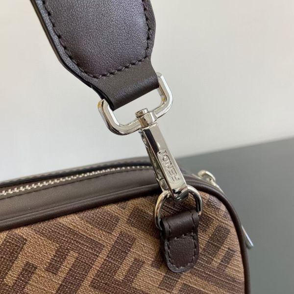 Fendi芬迪 經典復古相機包 