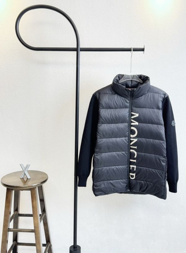 蒙口倒立體字母印花針織拼接連帽羽絨服 