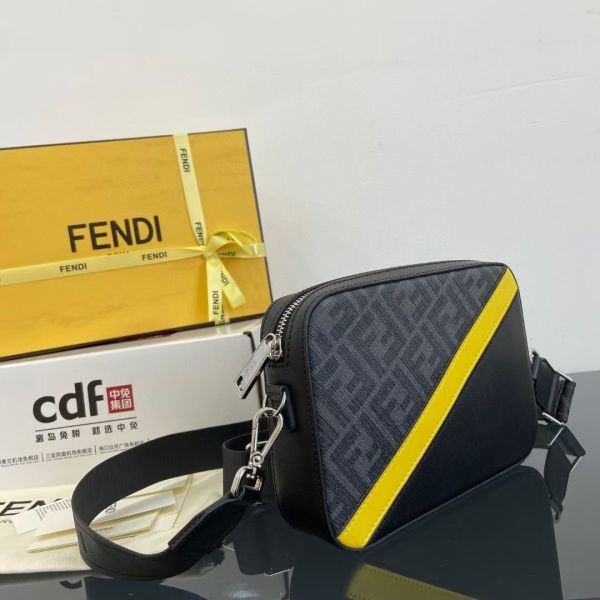 Fendi芬迪 經典復古相機包 