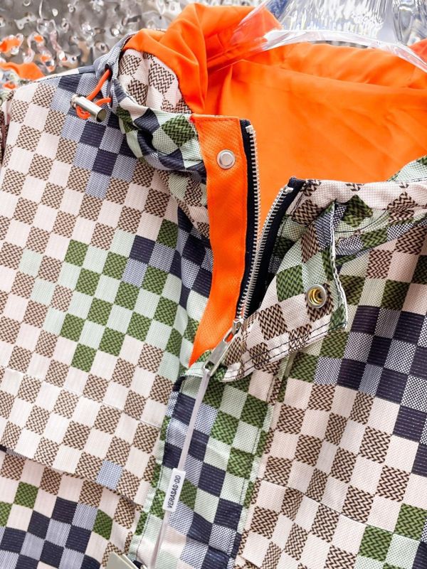 LV   官網同款，三標齊全 