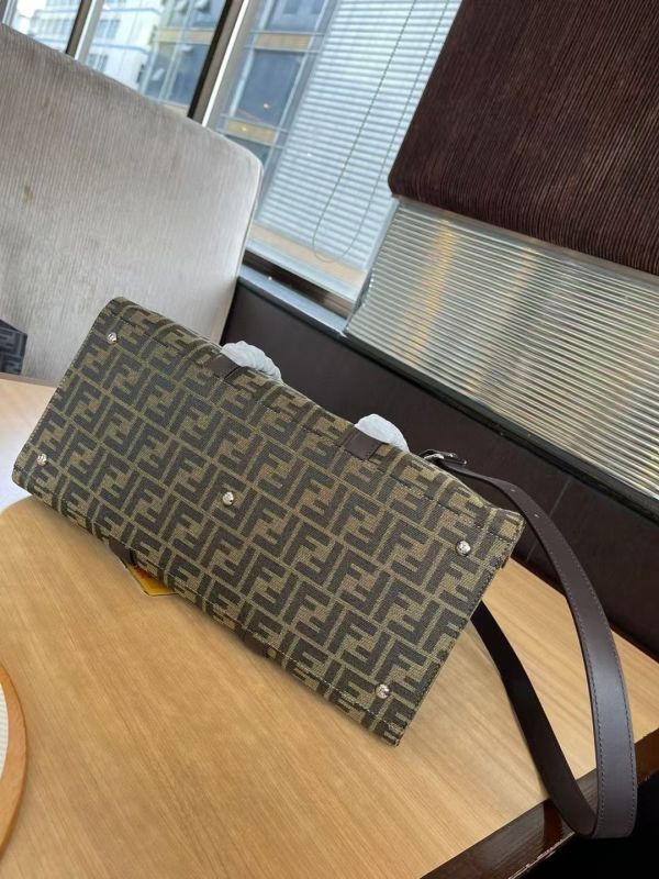 百分百頭層牛皮大容量手提袋 