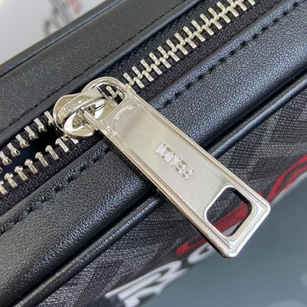 Fendi芬迪 經典復古相機包 