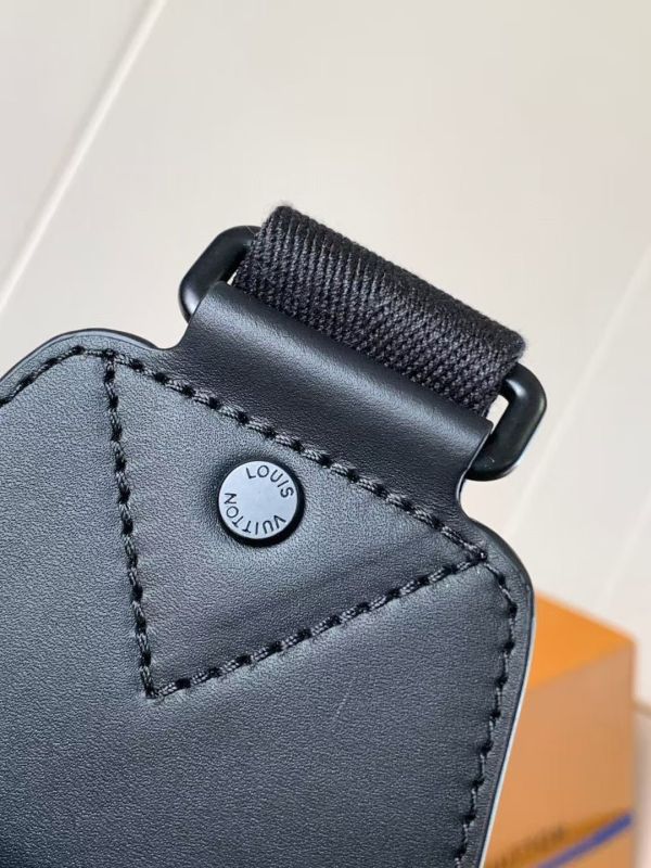 變碼芯片 N41719黑花 胸包系列 