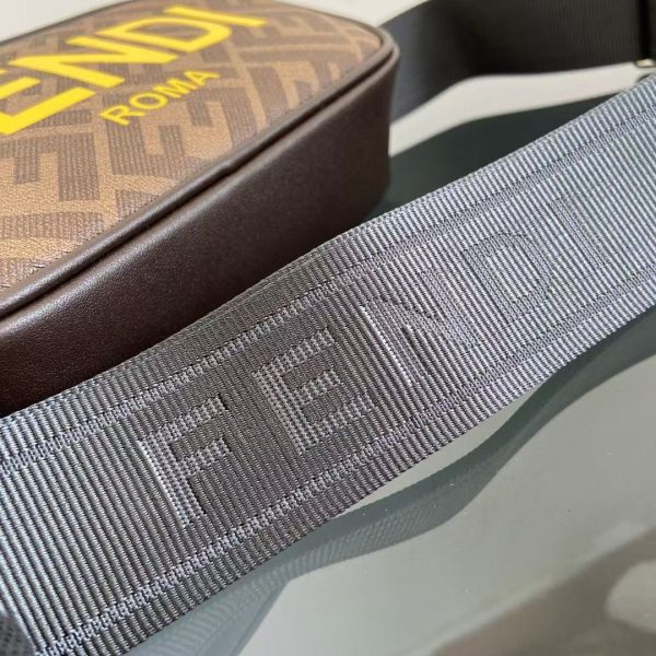 Fendi芬迪 經典復古相機包 