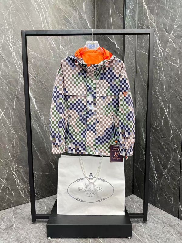 LV   官網同款，三標齊全 