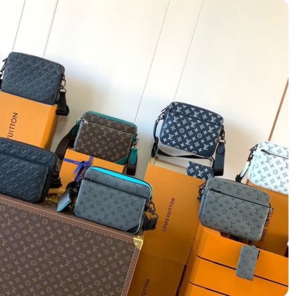 M24753藍色 本款 Trio 郵差包 