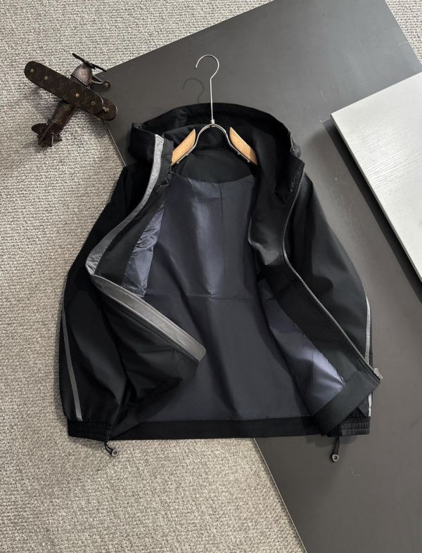 巴黎世家 早春2025最新款拉鍊連帽風衣夾克外套 