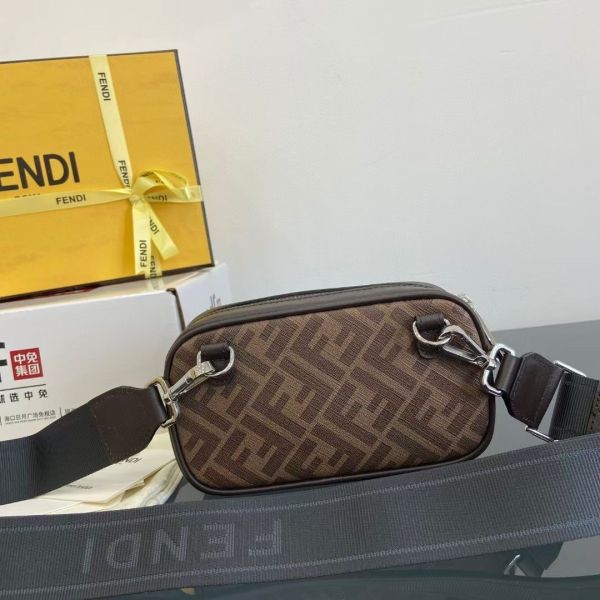 Fendi芬迪 經典復古相機包 