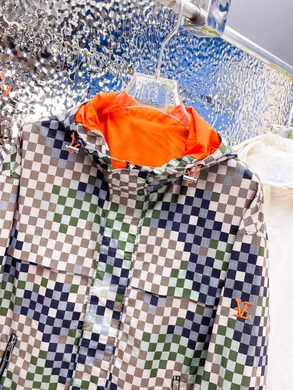 LV   官網同款，三標齊全 